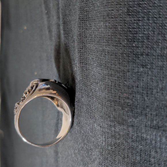 Very large skull Silver tone Ring - Picture 2 of 5